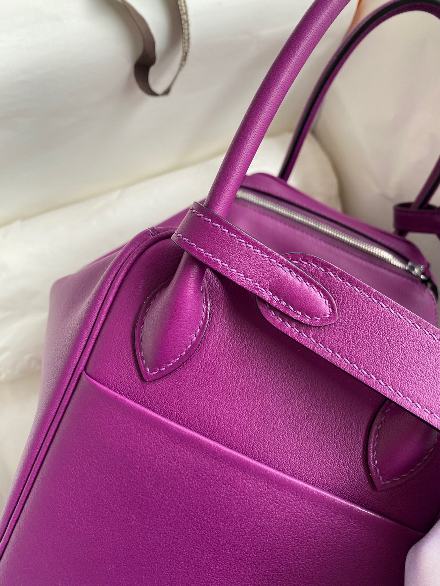 Hermes Lindy 26 Handmade Bag In Anemone Swift Calfskin