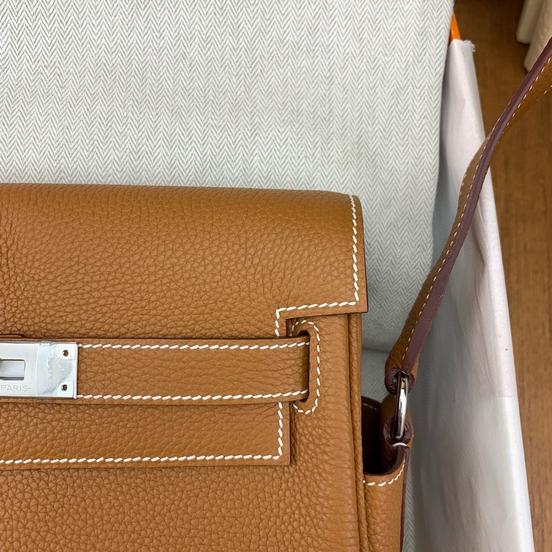 Hermes Kelly Messenger Bag in Gold Clemence Leather