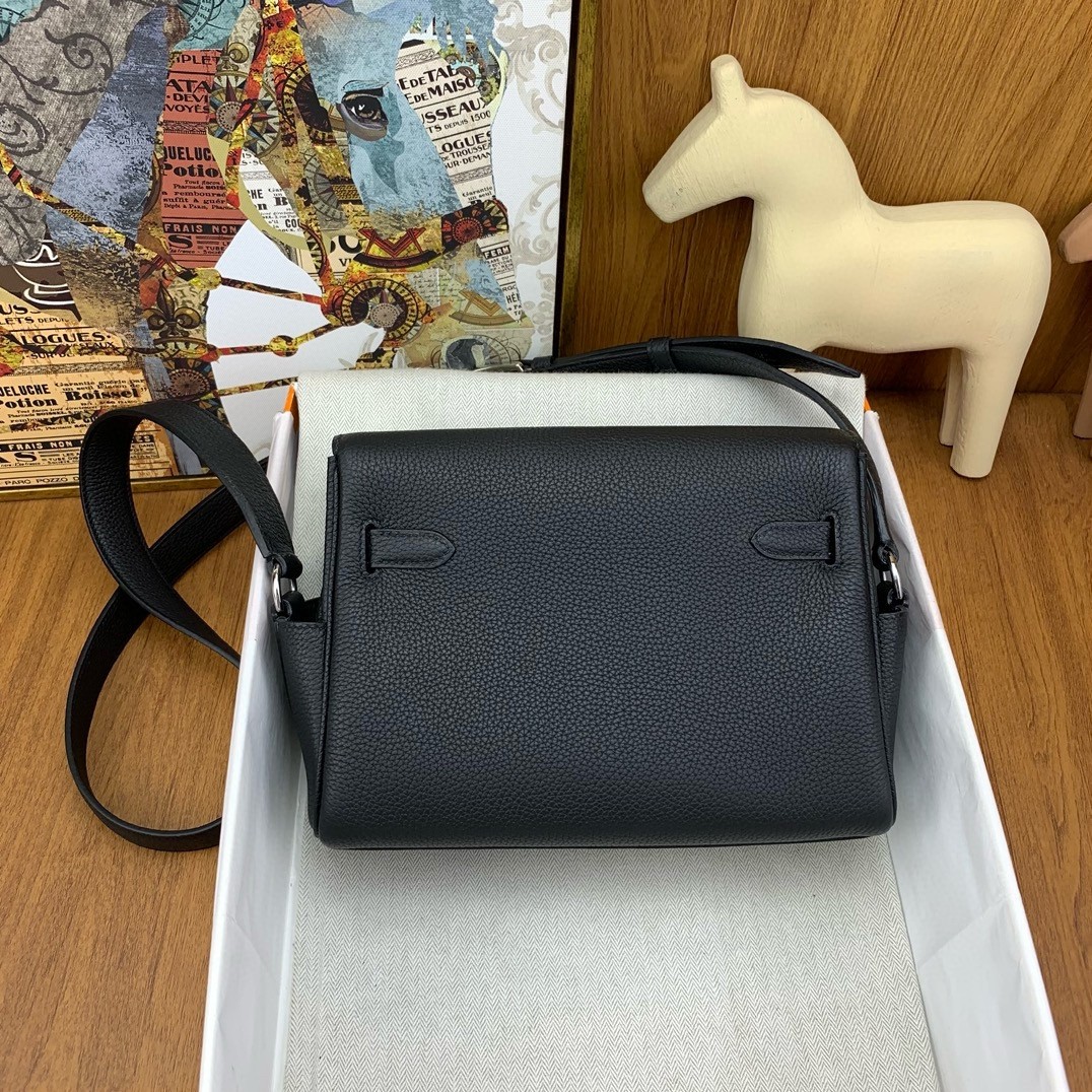 Hermes Kelly Messenger Bag in Black Clemence Leather