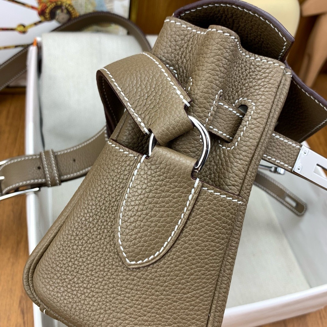 Hermes Kelly Messenger Bag in Taupe Clemence Leather