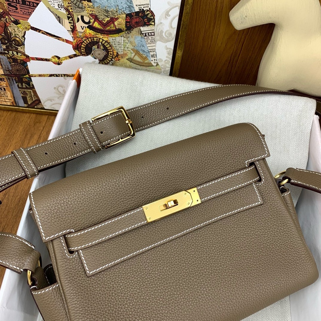 Hermes Kelly Messenger Bag in Taupe Clemence Leather