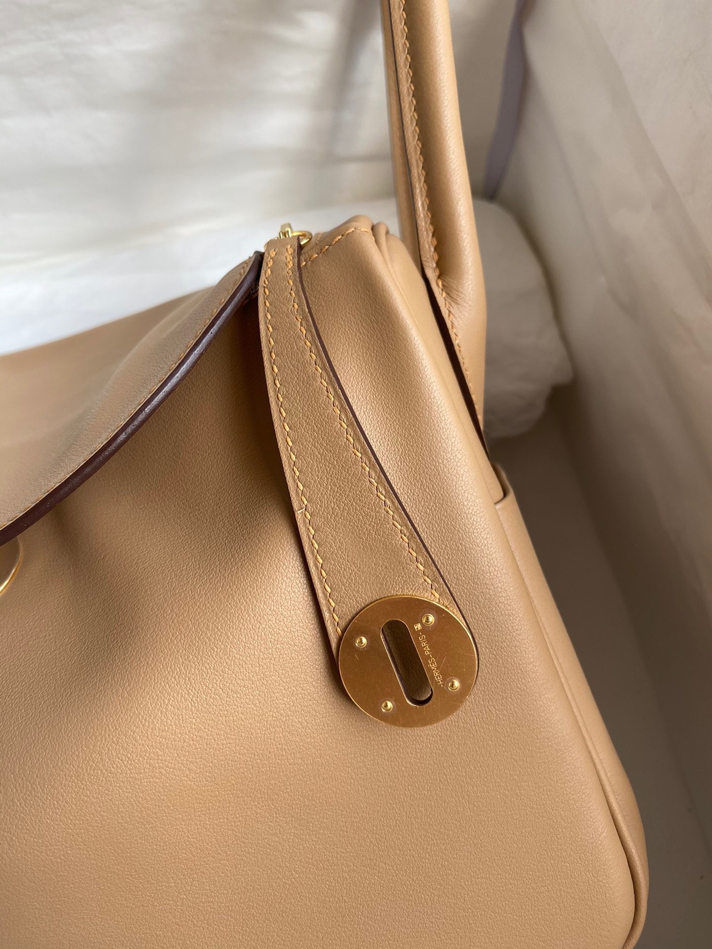 Hermes Lindy 26 Handmade Bag In Chai Swift Calfskin