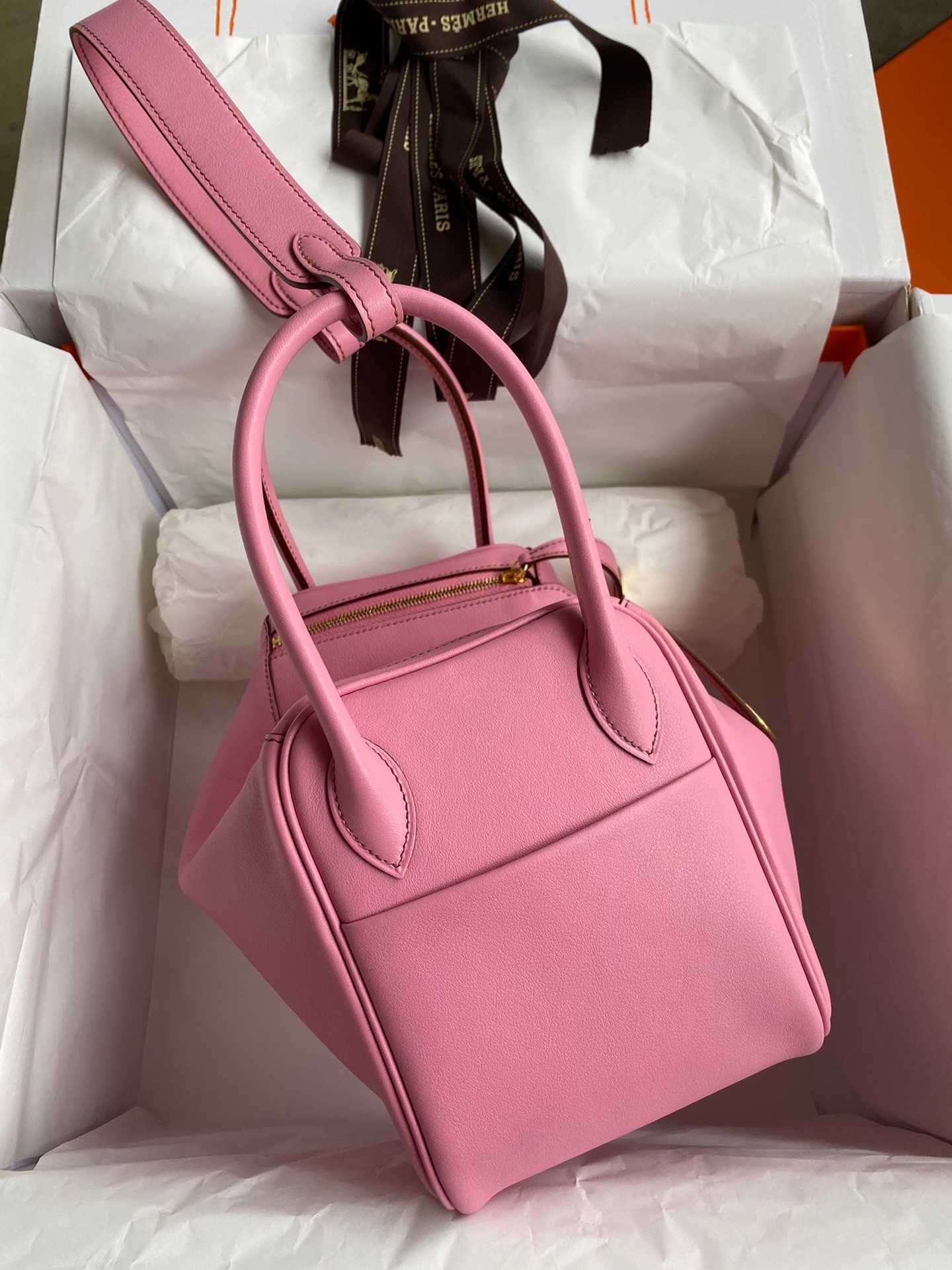 Hermes Lindy 26 Handmade Bag In Rose Confetti Swift Calfskin