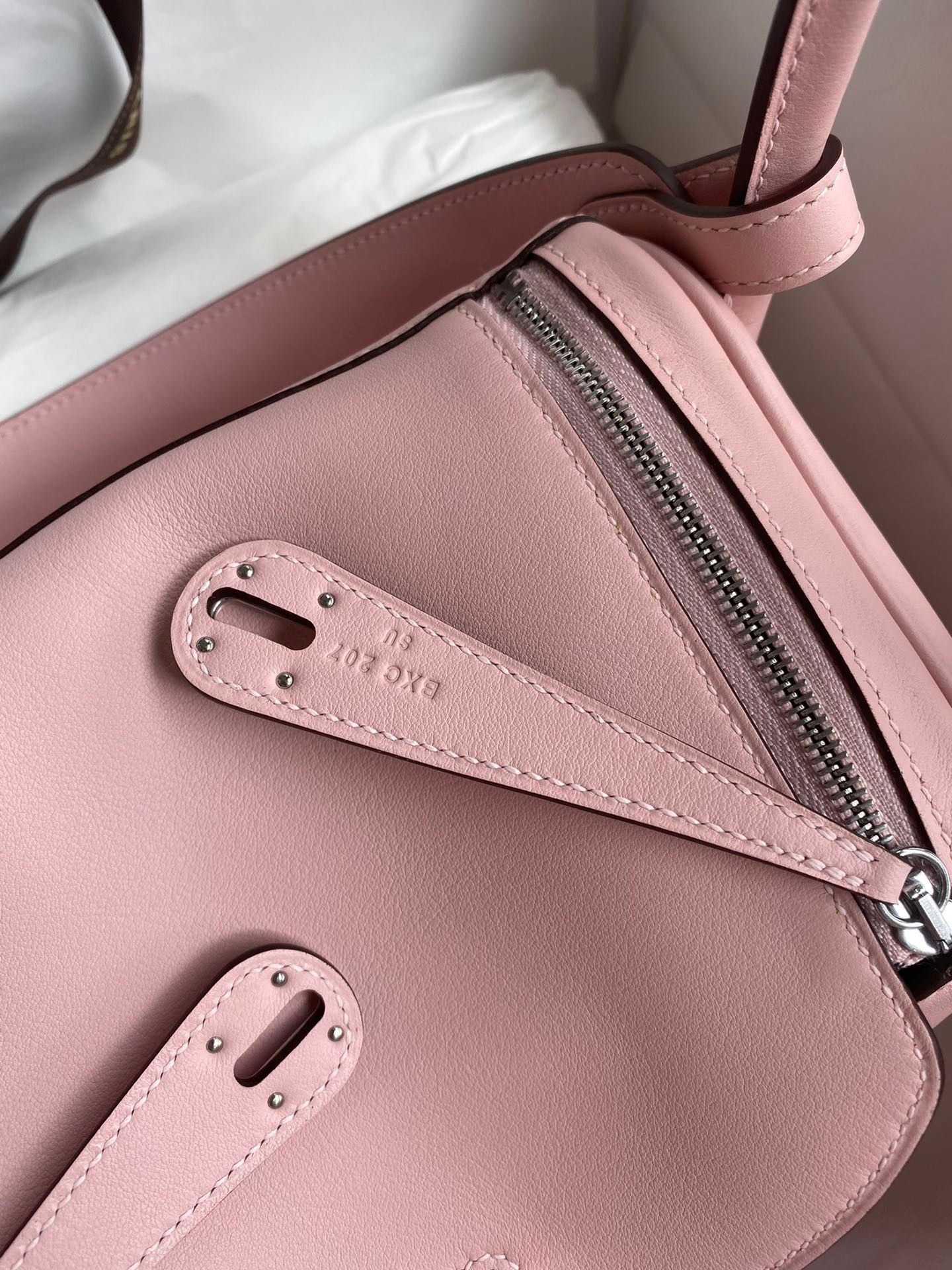 Hermes Lindy 26 Handmade Bag In Rose Sakura Swift Calfskin