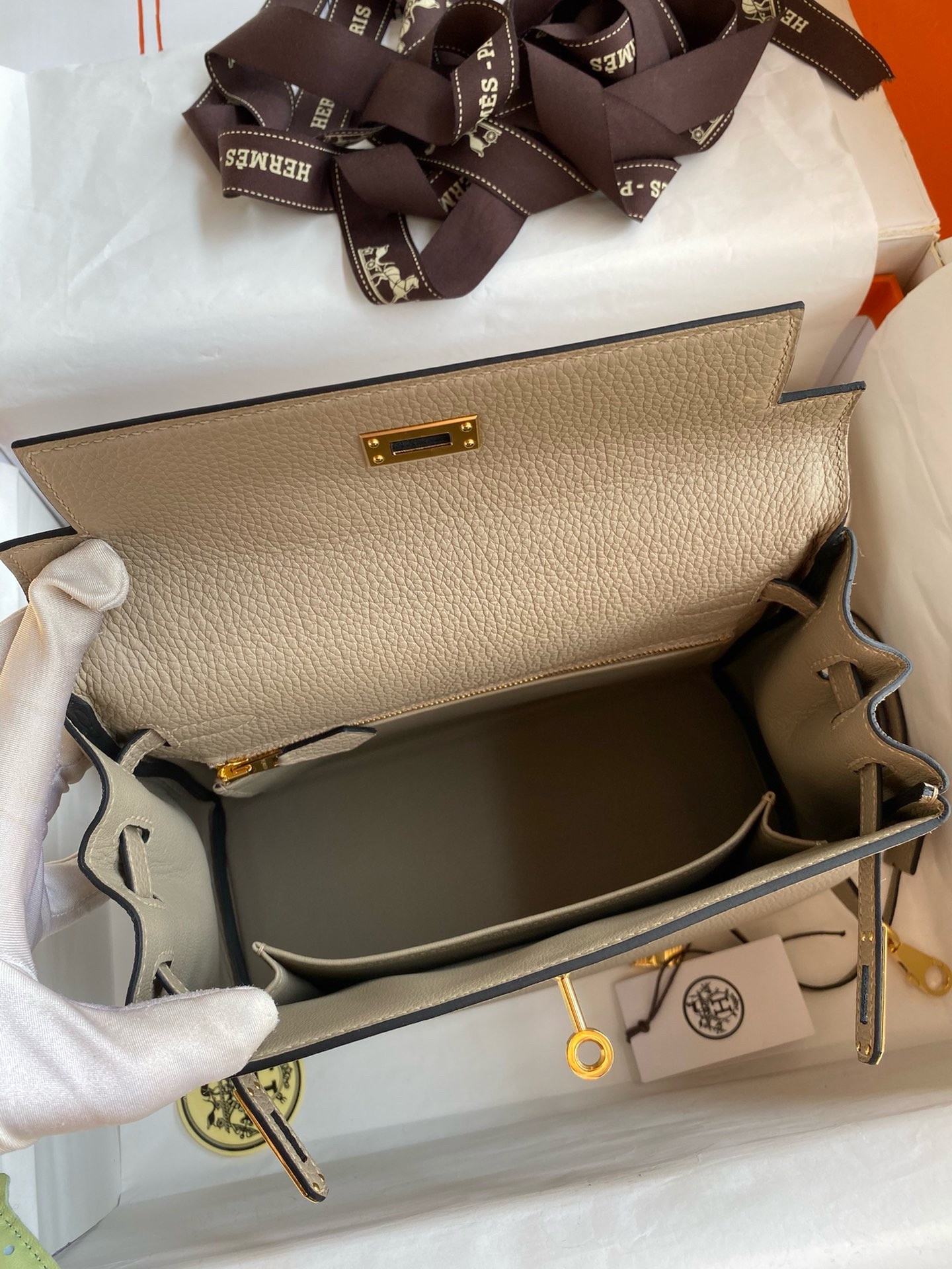 Hermes Kelly Retourne 25 Handmade Bag In Gris Tourterelle Clemence Leather