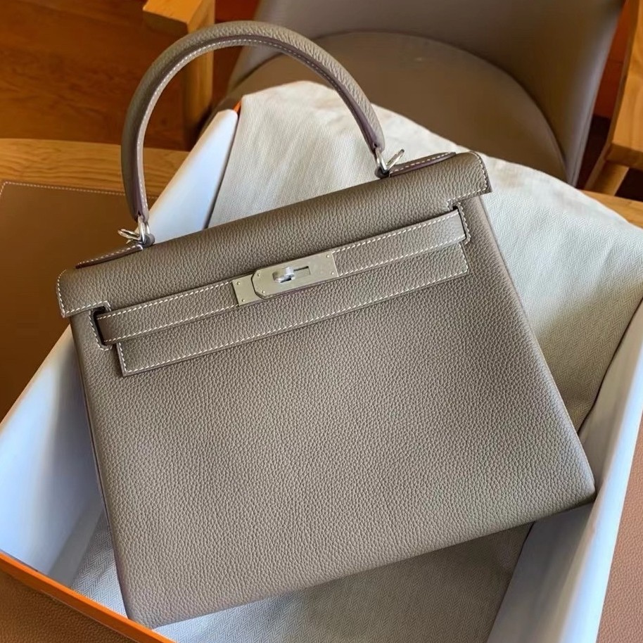 Hermes Kelly Retourne 28 Handmade Bag In Taupe Togo Leather