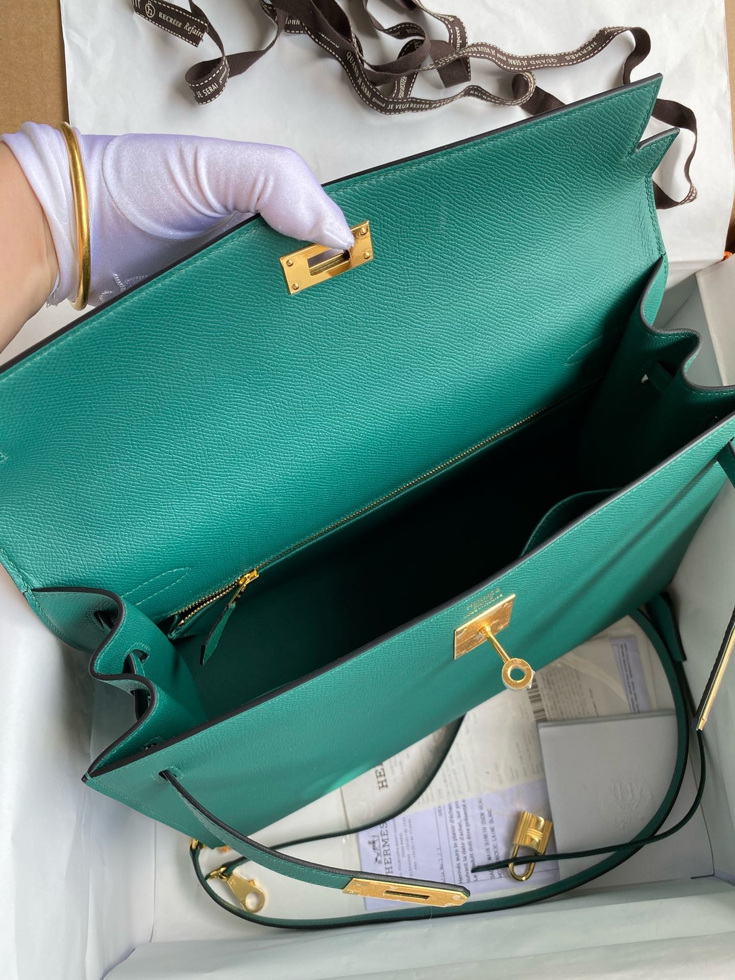 Hermes Kelly Sellier 35 Handmade Bag In Malachite Epsom Calfskin