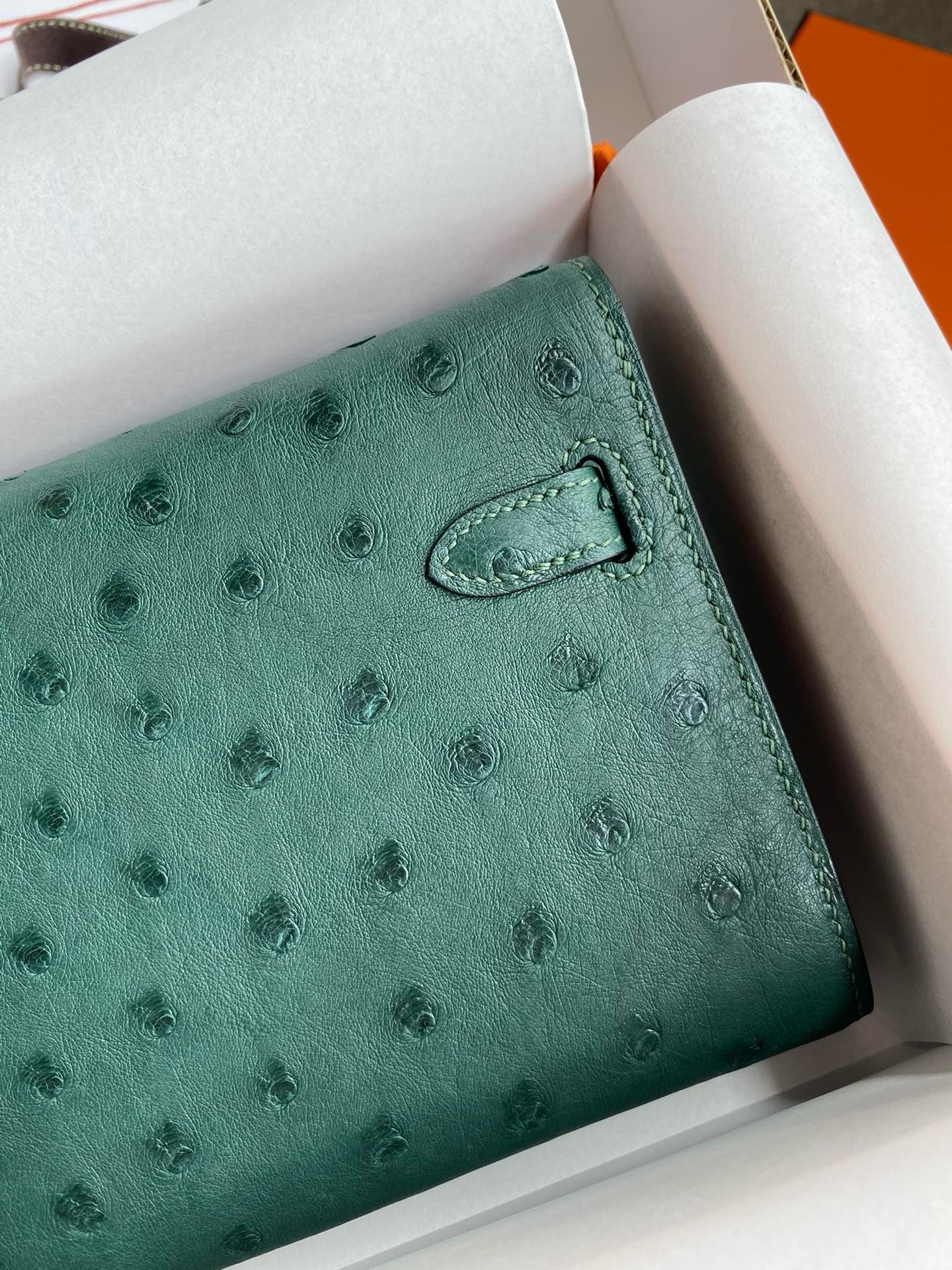 Hermes Kelly Classique To Go Wallet in Malachite Ostrich Leather