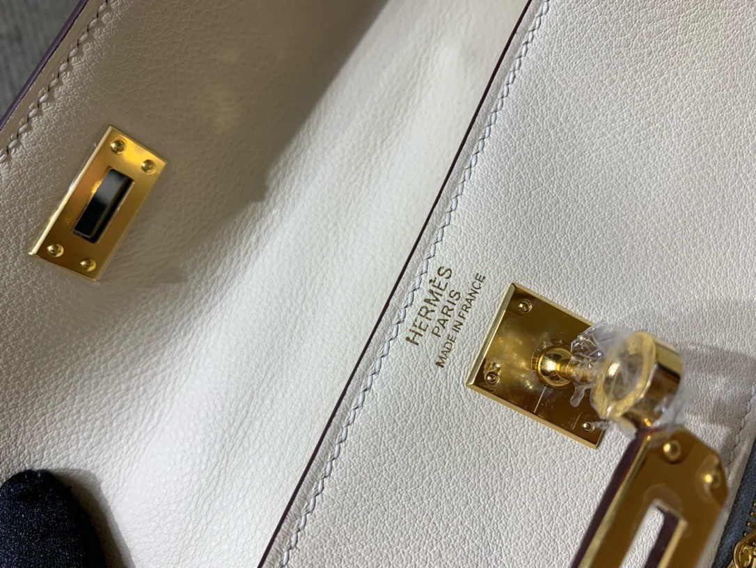 Hermes Kelly Colormatic 25 Handmade Bag in Nata Swifit Leather