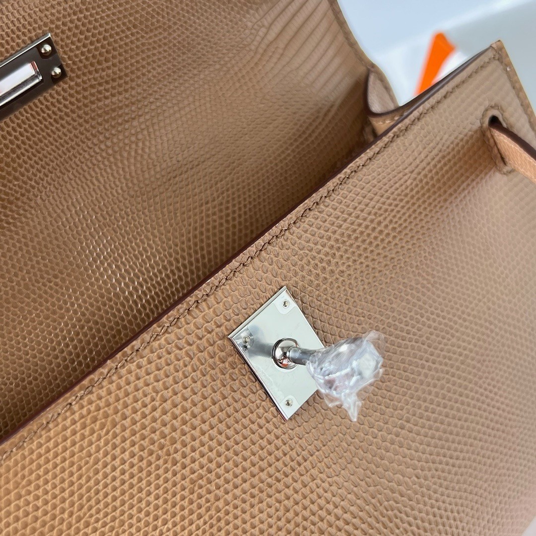 Hermes Kelly Pochette Handmade Bag In Chai Lizard Skin