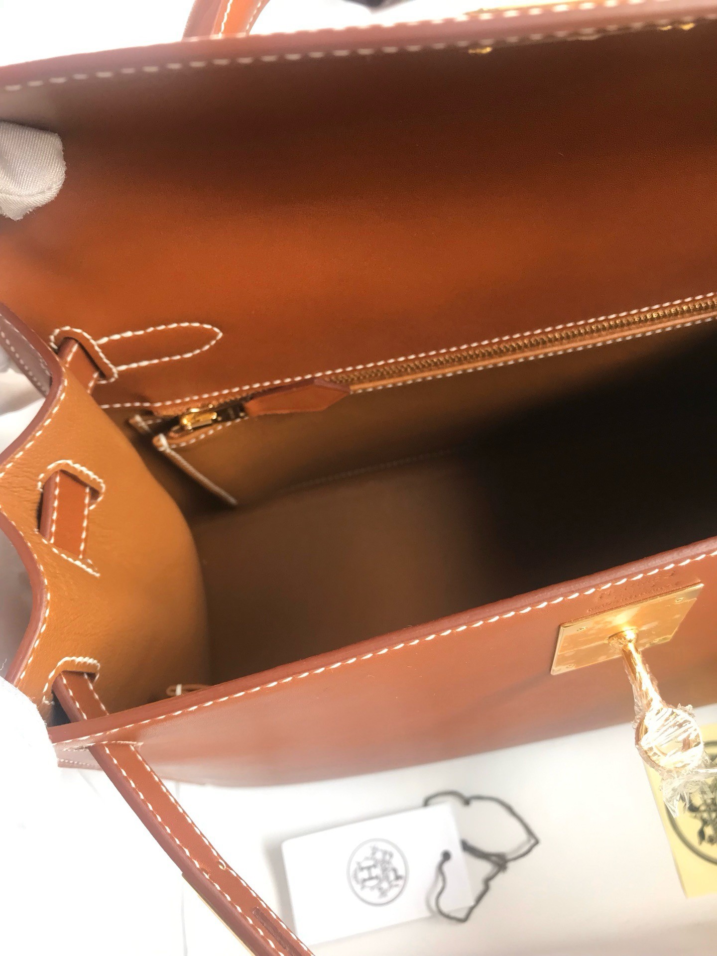 Hermes Kelly Sellier 28 Handmade Bag In Gold Barenia Calfskin