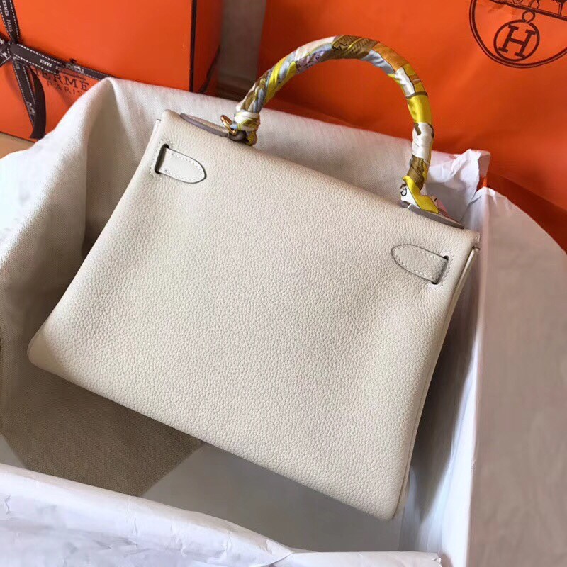 Hermes White Clemence Kelly 28cm Handmade Bag