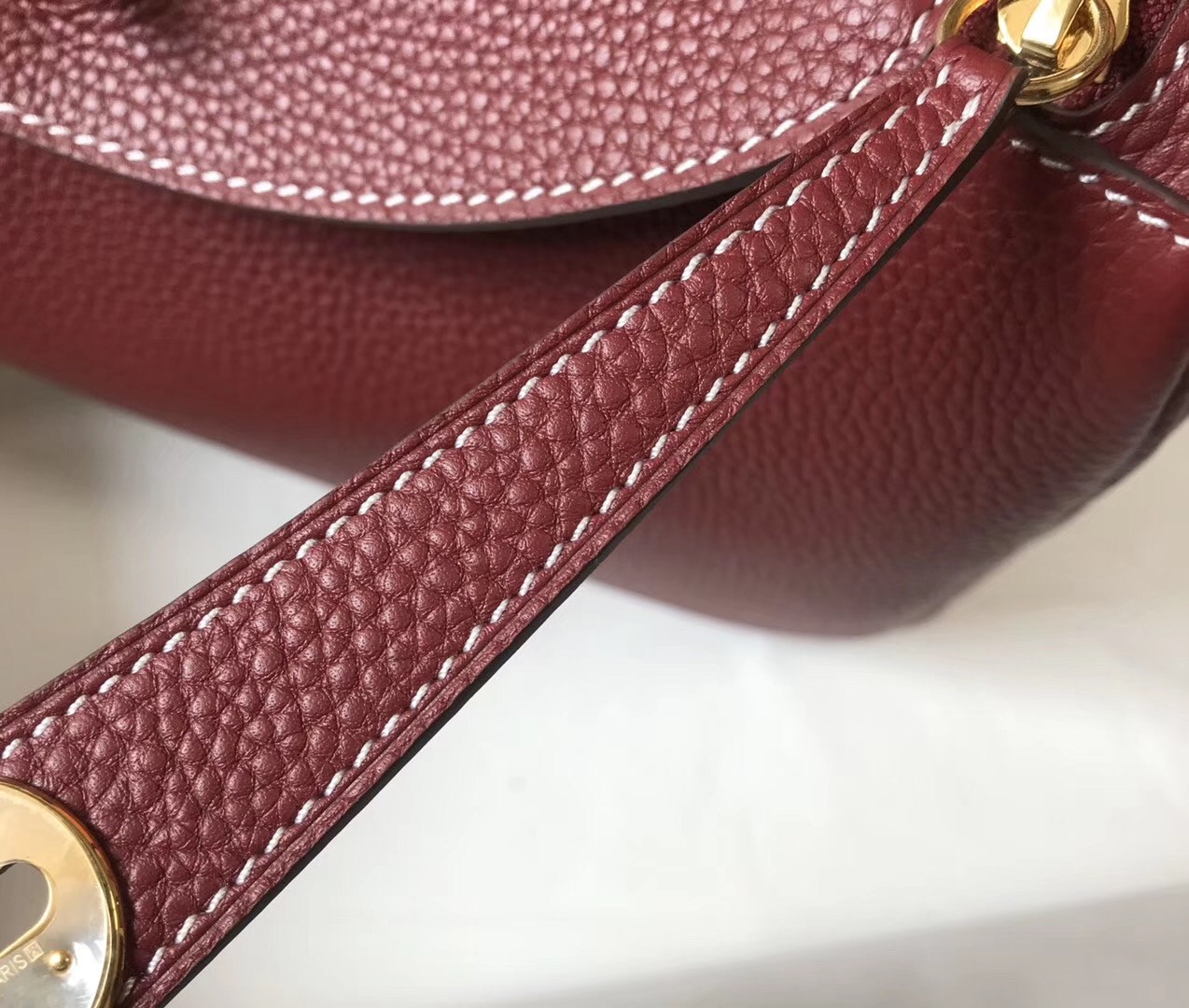 Hermes Lindy 30cm Bag In Bordeaux Clemence Leather