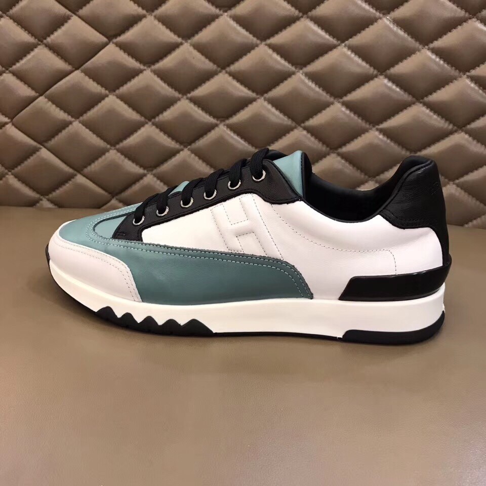 Hermes Trail Sneaker In White/Blue Calfskin