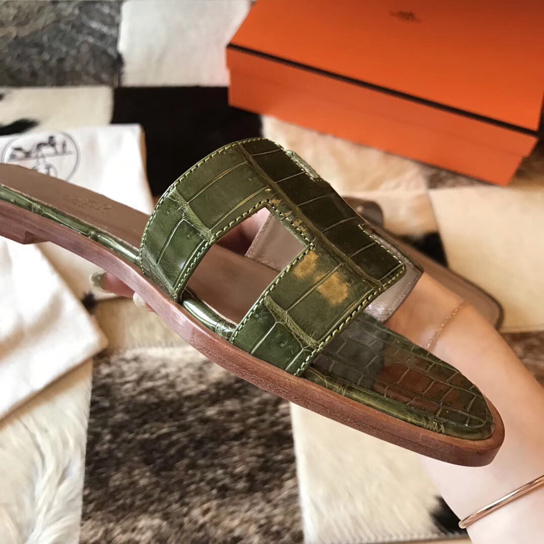 Hermes Oran Sandals In Olive Shiny Niloticus Crocodile