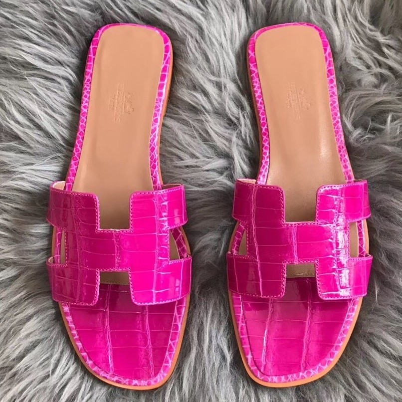 Hermes Oran Sandals In Rose Shiny Niloticus Crocodile