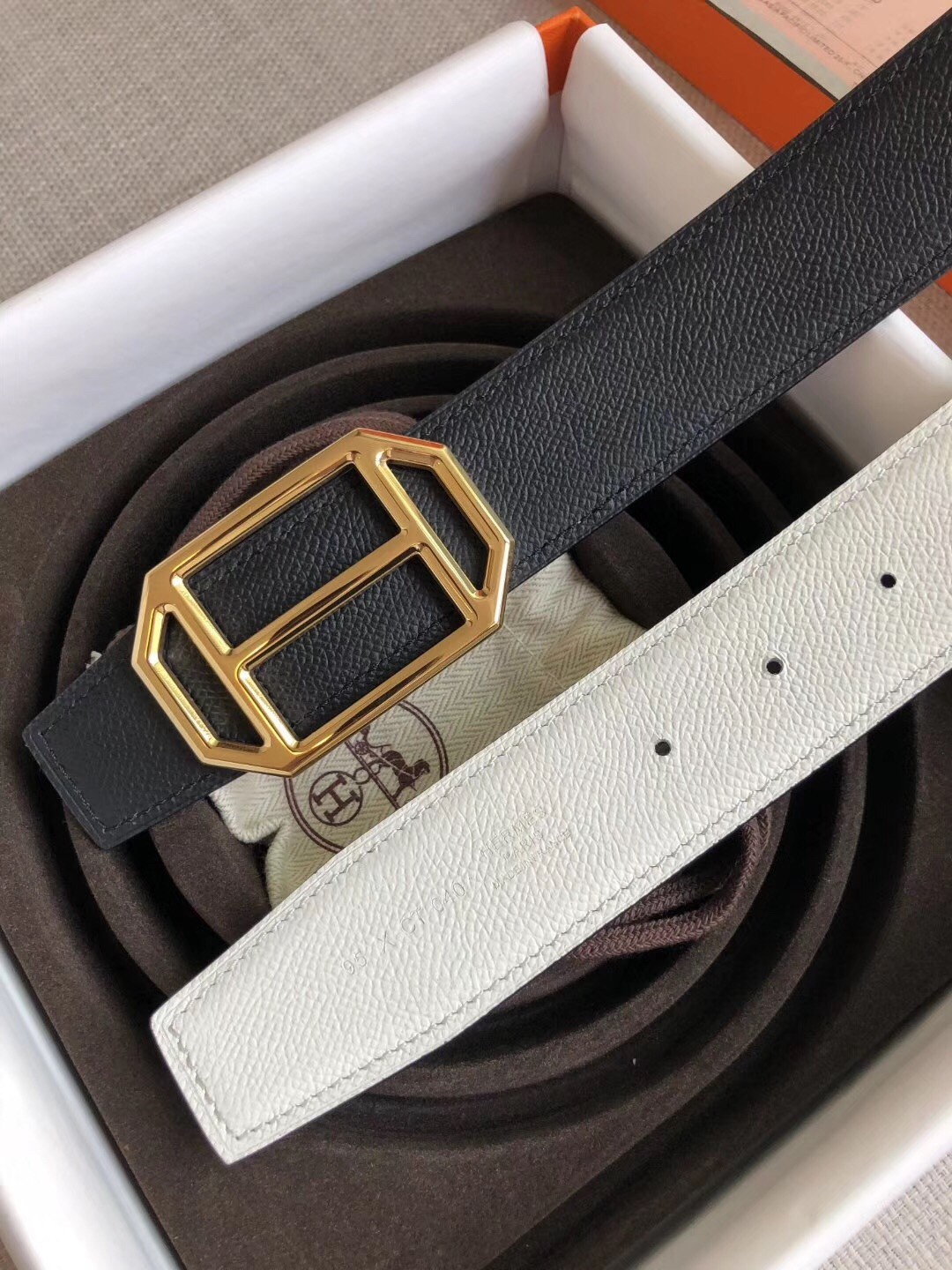 Hermes Pad Reversible Belt In Black/White Epsom Leather