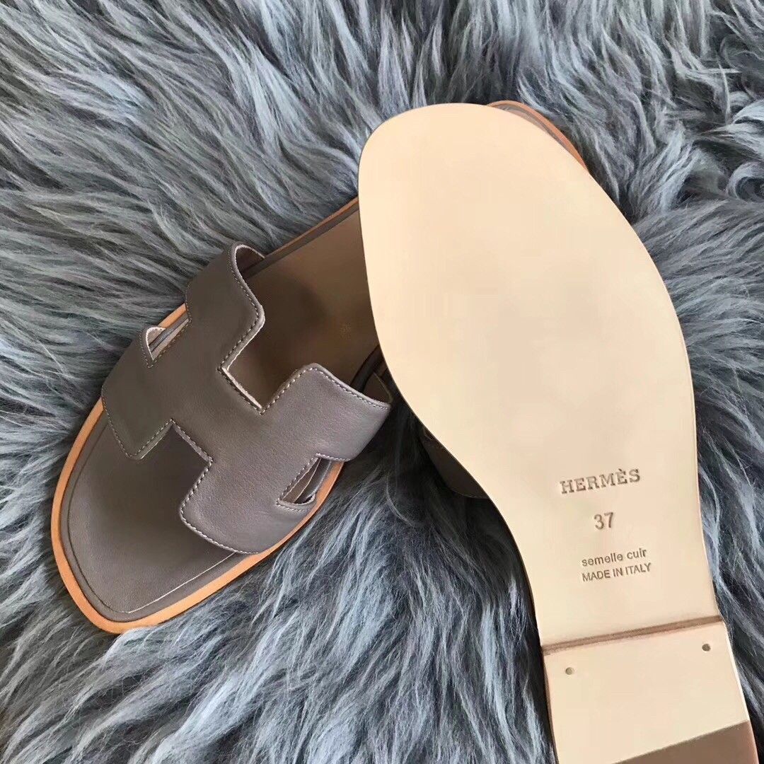 Hermes Oran Sandals In Taupe Swift Leather