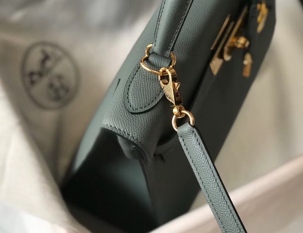 Hermes Vert Amande Epsom Kelly 28cm Sellier Bag GHW