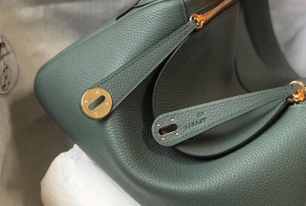 Hermes Lindy 26cm Bag In Vert Amande Clemence With GHW