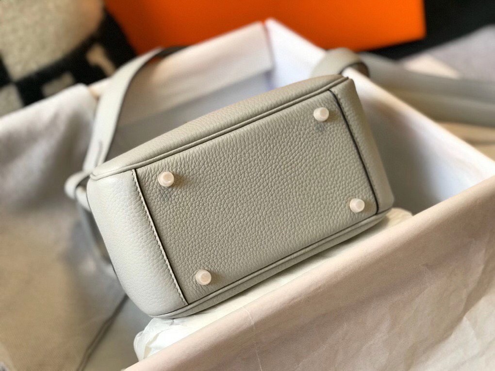 Hermes Mini Lindy Bag In Pearl Grey Clemence Leather