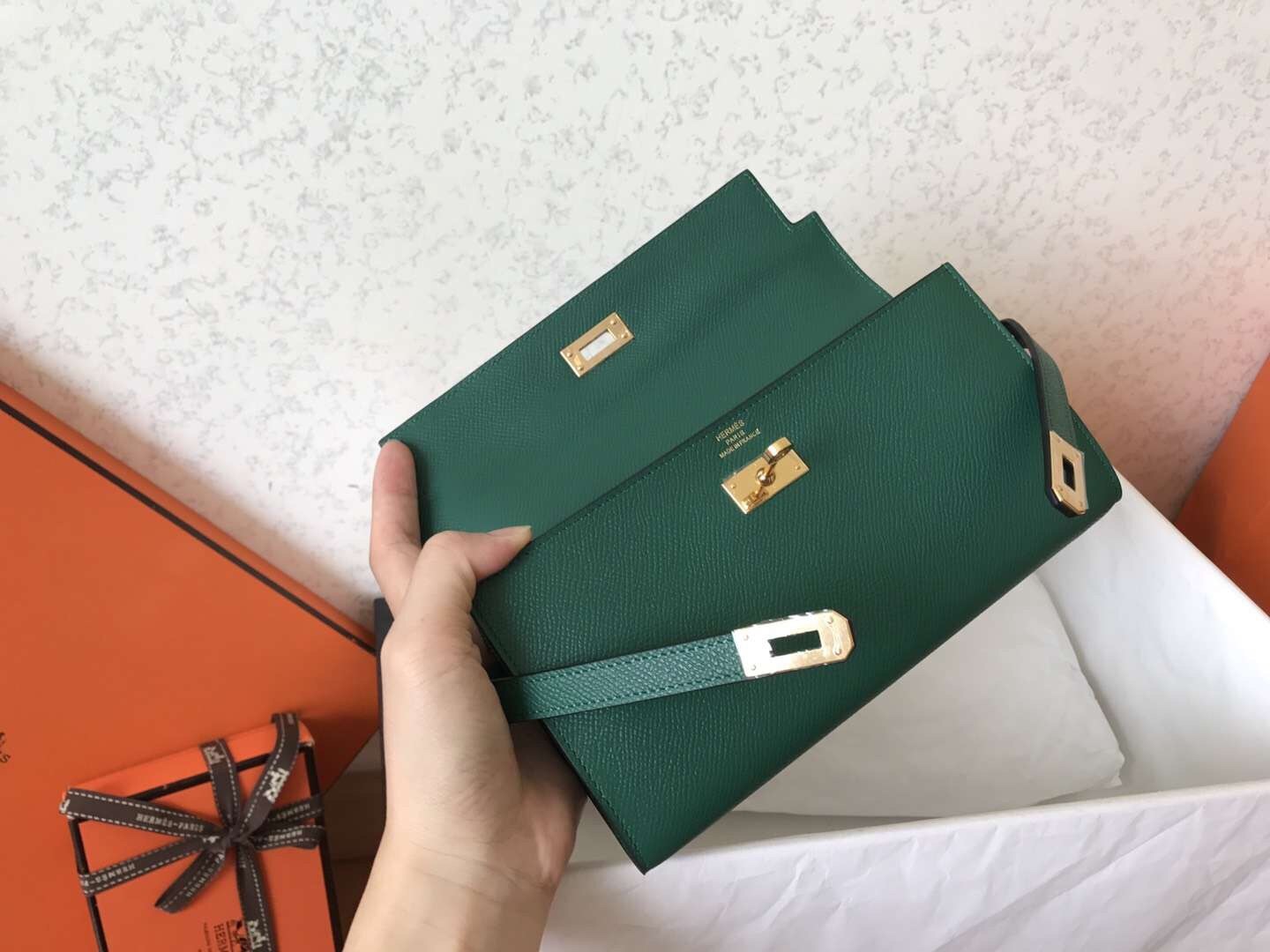 Hermes Kelly Classic Long Wallet In Malachite Epsom Leather