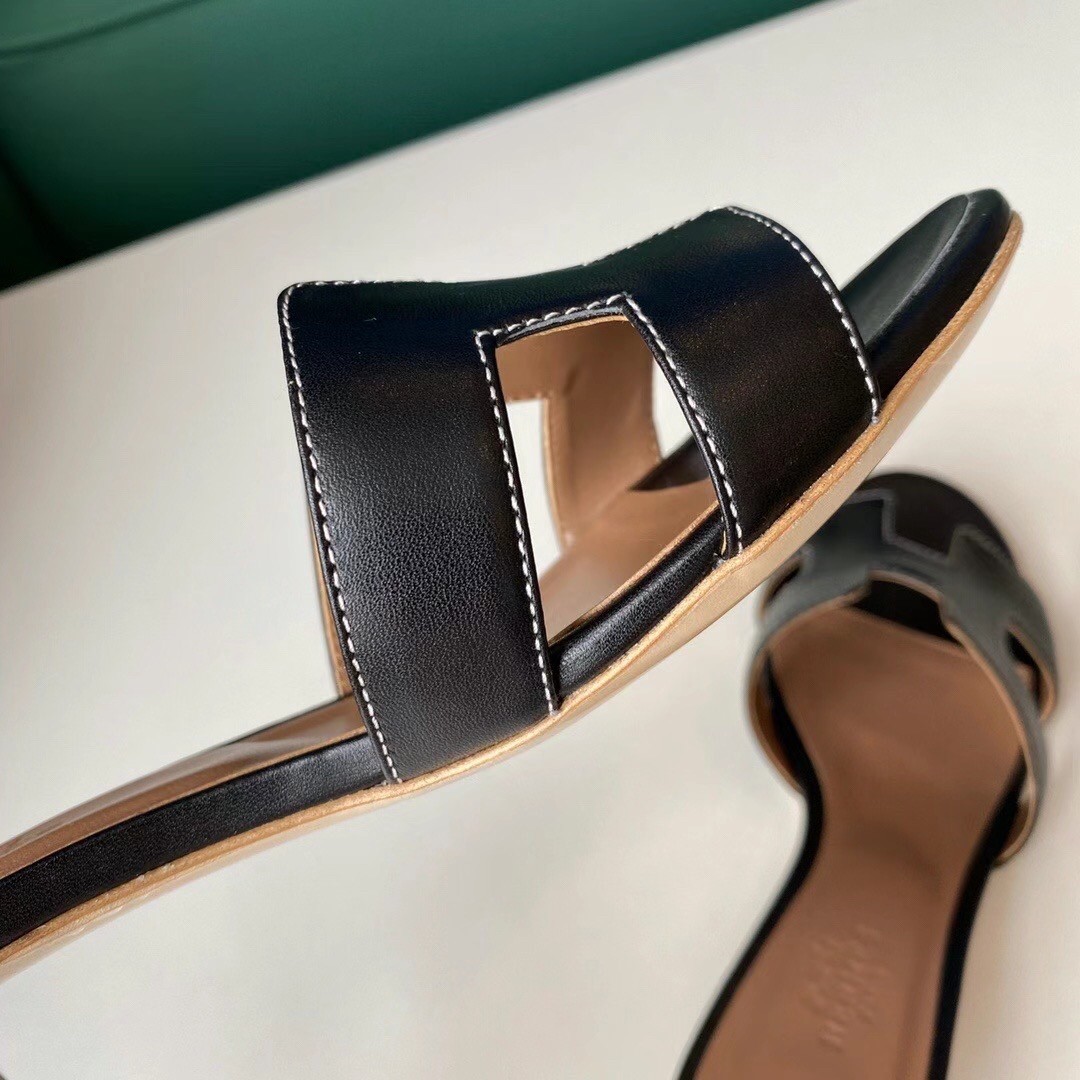 Hermes Oasis Sandals In Black Swift Leather