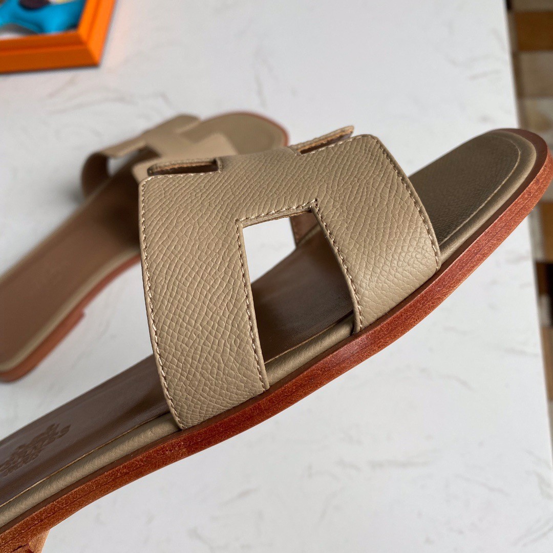 Hermes Oran Slide Sandals In Trench Epsom Calfskin