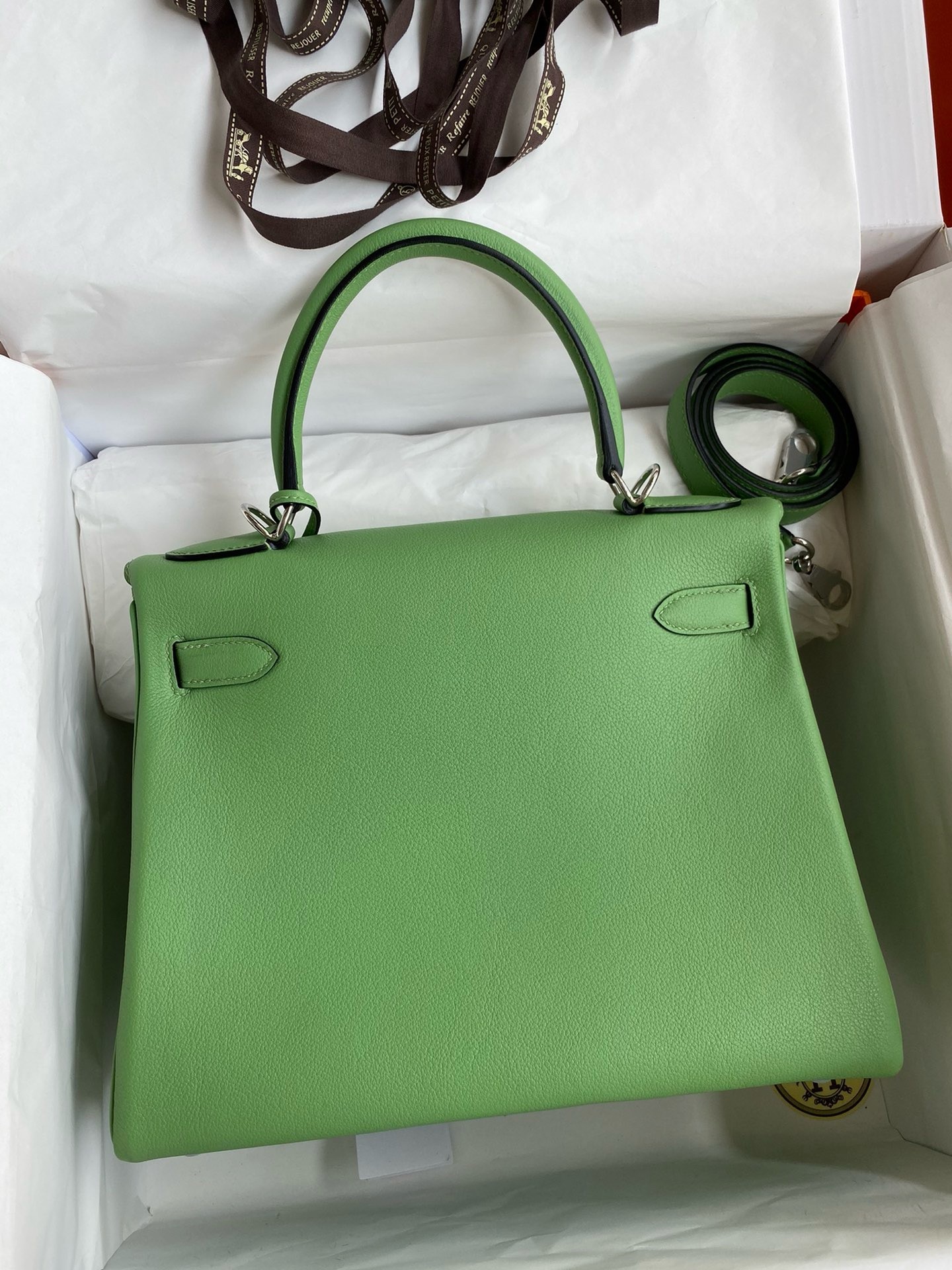 Hermes Kelly Retourne 28 Handmade Bag in Vert Criquet Evercolor Calfskin