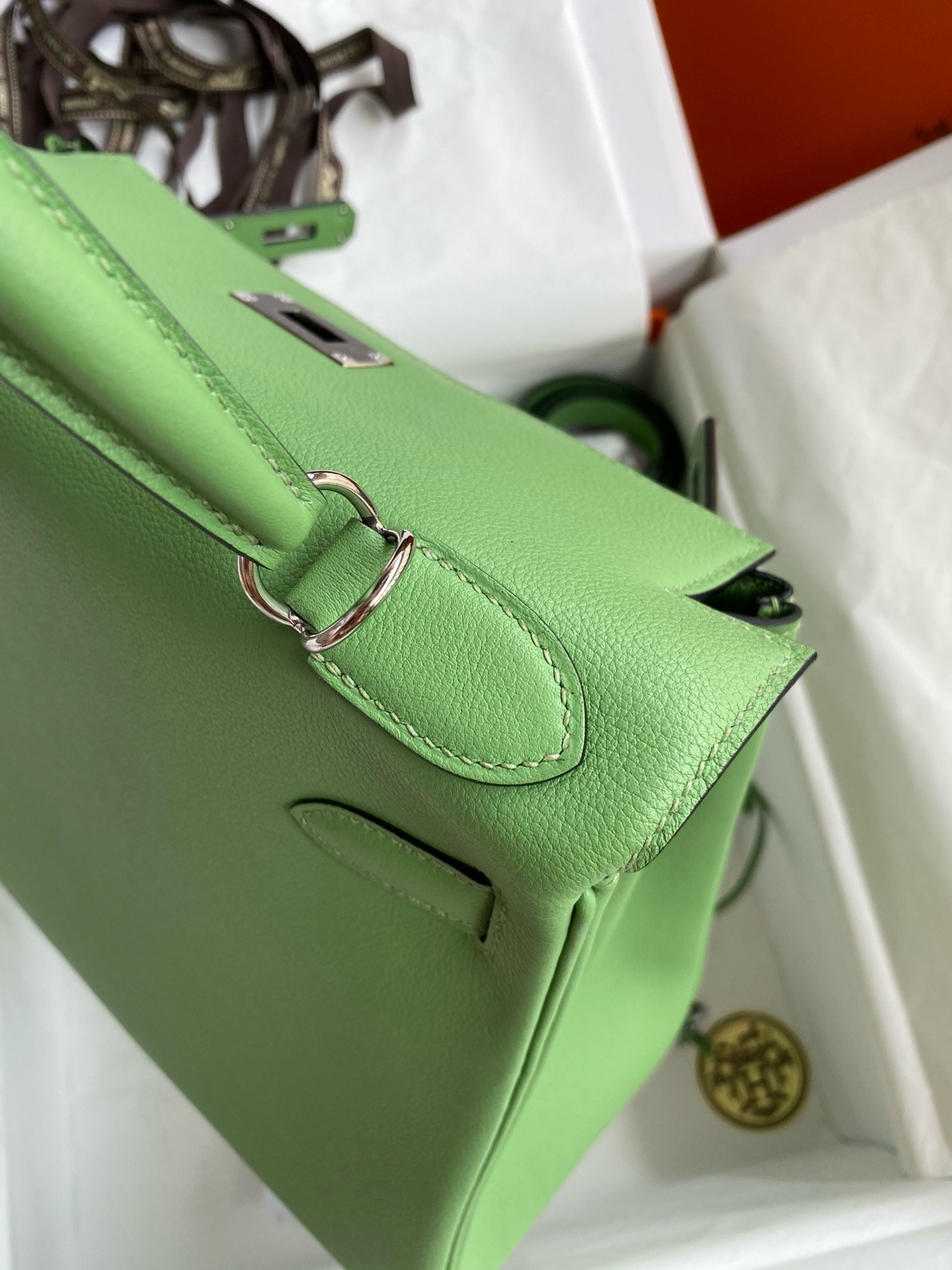 Hermes Kelly Retourne 28 Handmade Bag in Vert Criquet Evercolor Calfskin