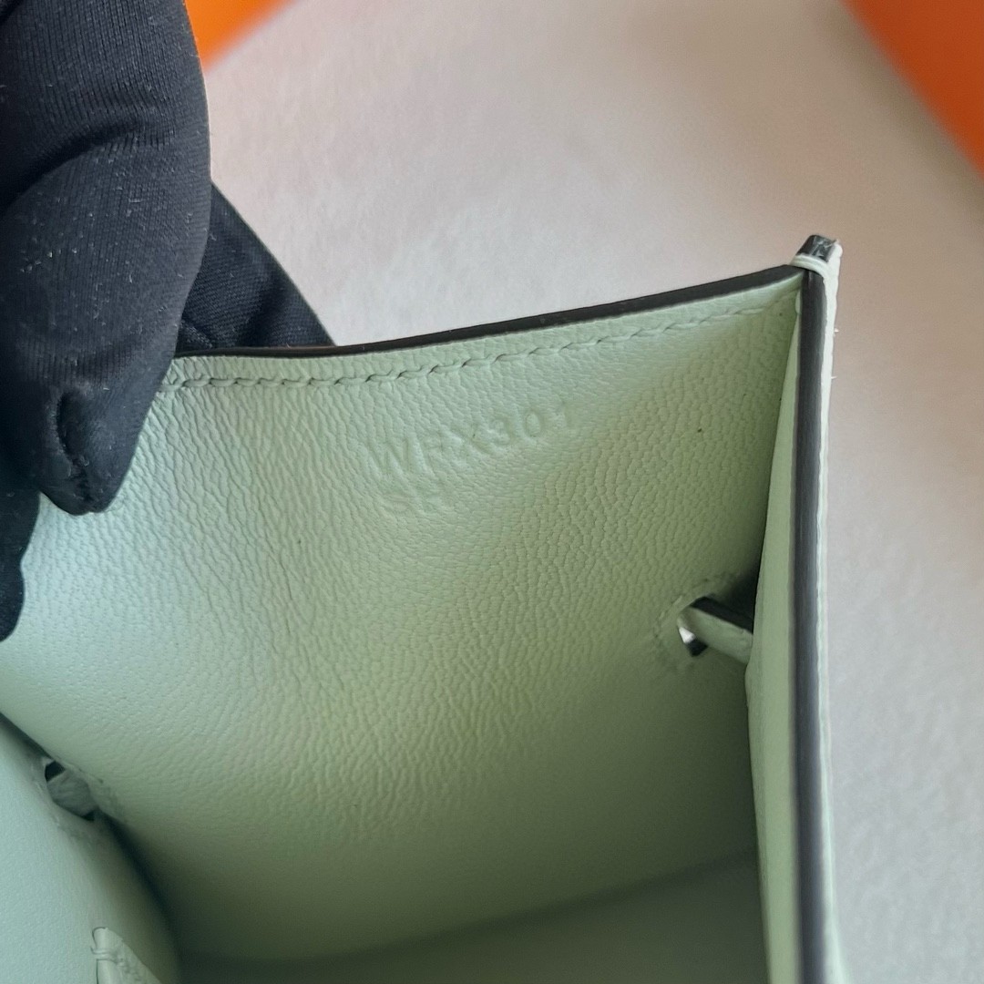 Hermes Kelly En Desordre 20 Handmade Bag in Vert Fizz Epsom Calfskin