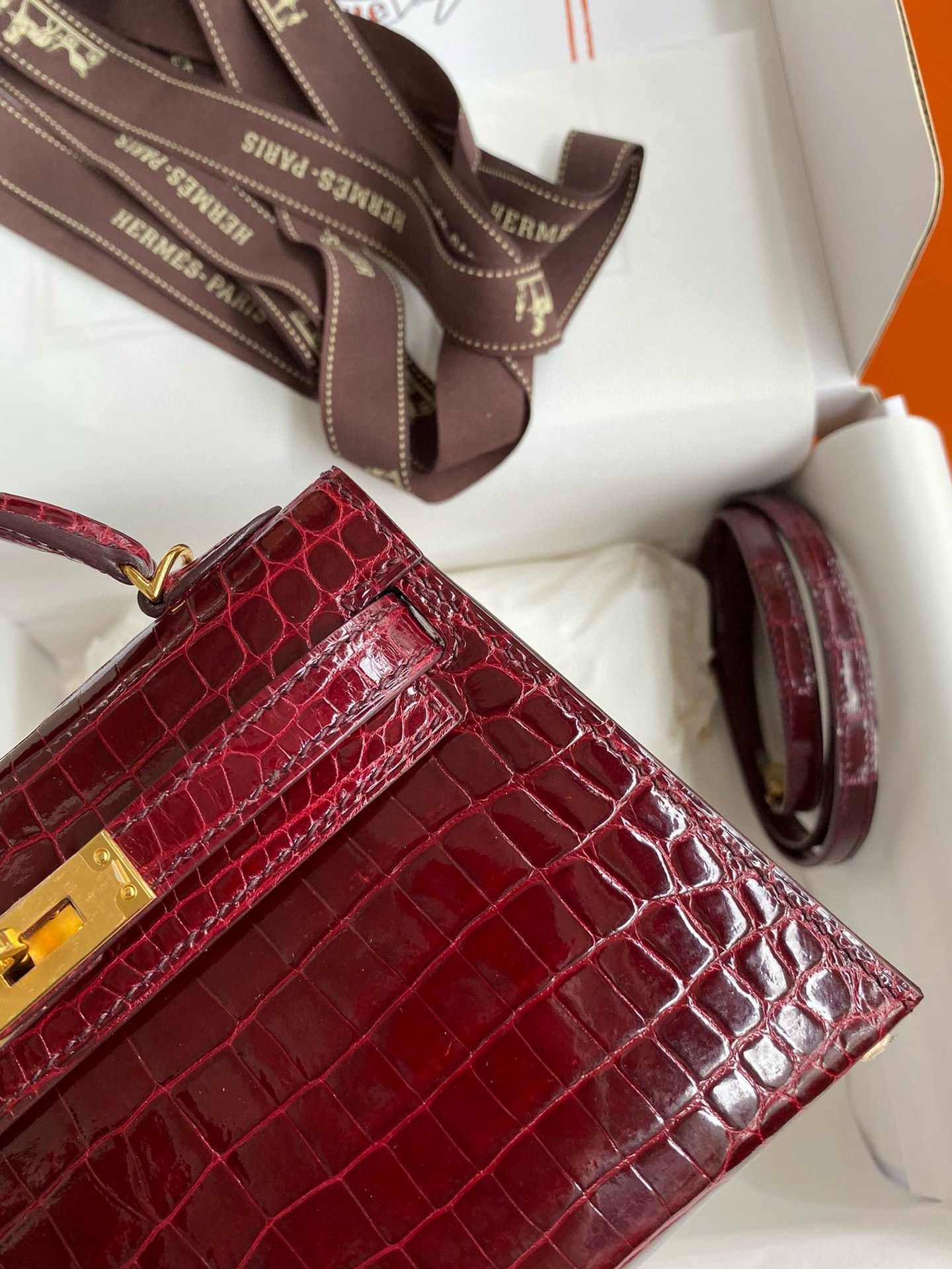 Hermes Kelly Mini II Sellier Handmade Bag in Bordeaux Shiny Alligator Leather