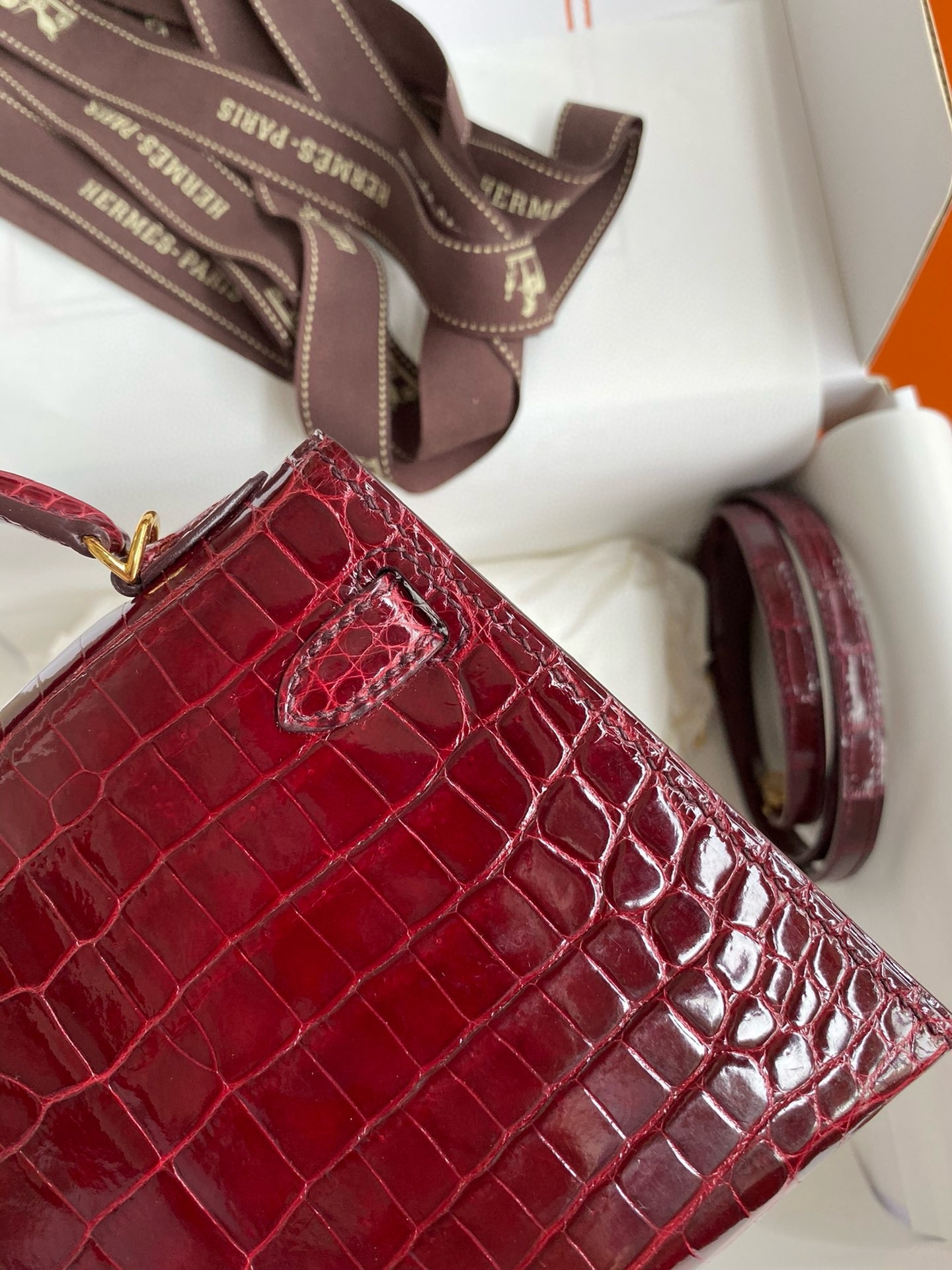 Hermes Kelly Mini II Sellier Handmade Bag in Bordeaux Shiny Alligator Leather