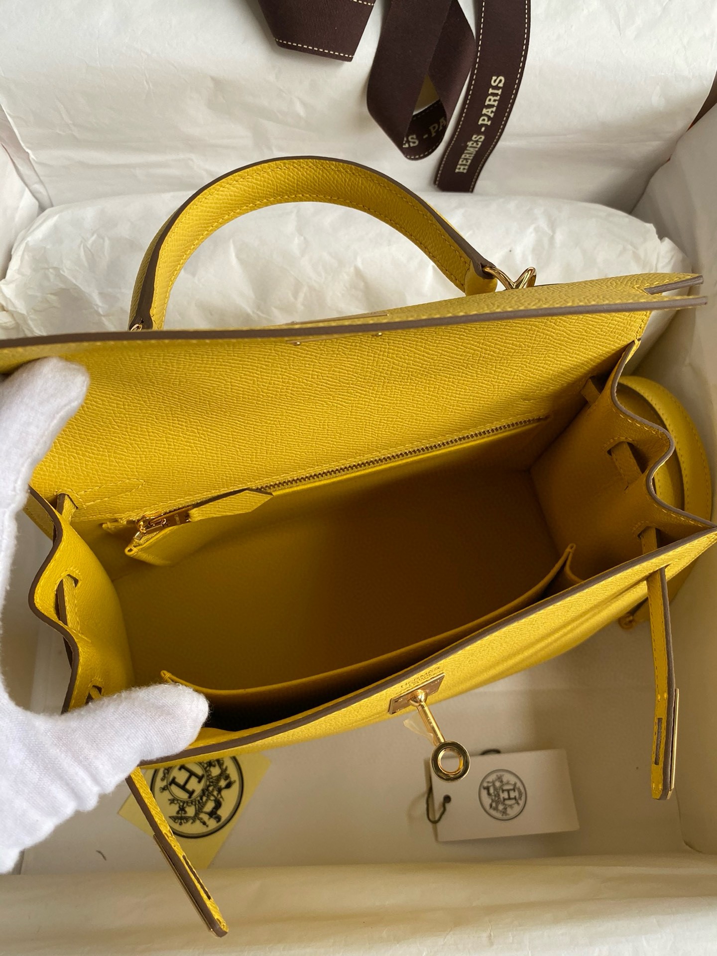 Hermes Kelly Sellier 25 Handmade Bag in Jaune de Naples Epsom Calfskin