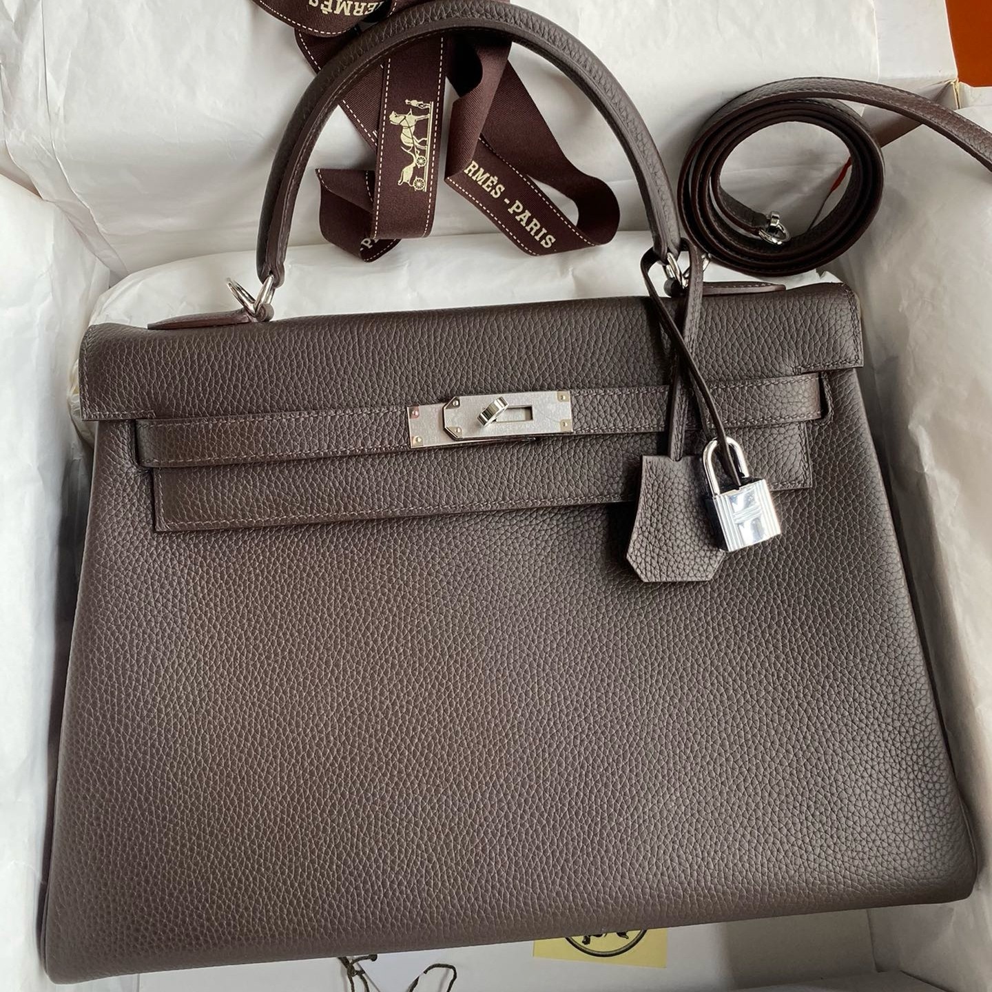 Hermes Kelly Retourne 32 Handmade Bag in Chocolat Clemence Leather