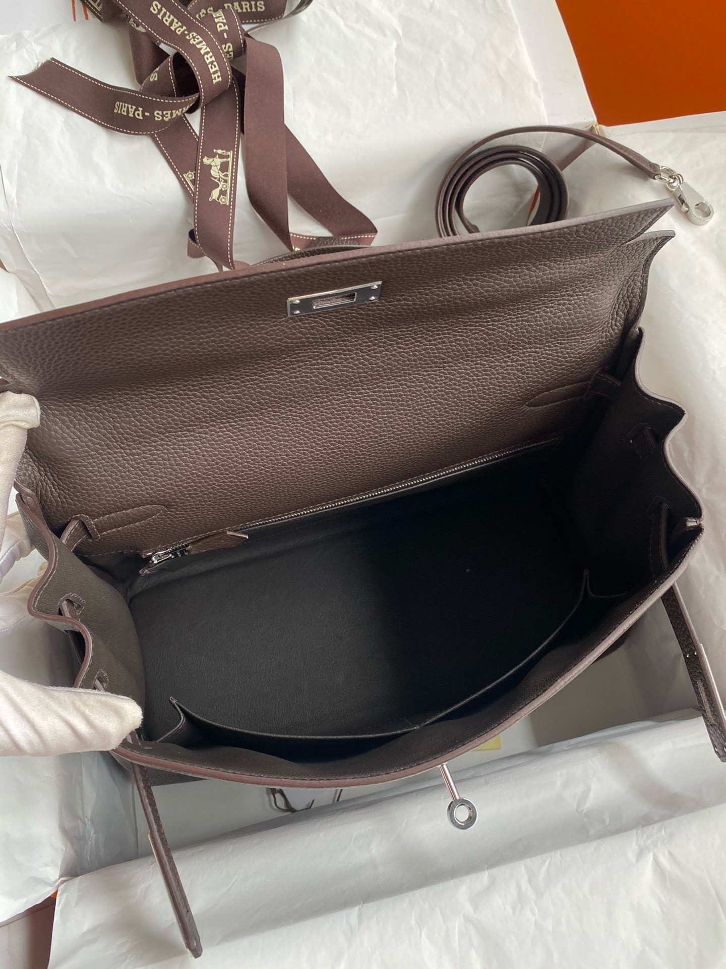 Hermes Kelly Retourne 32 Handmade Bag in Chocolat Clemence Leather