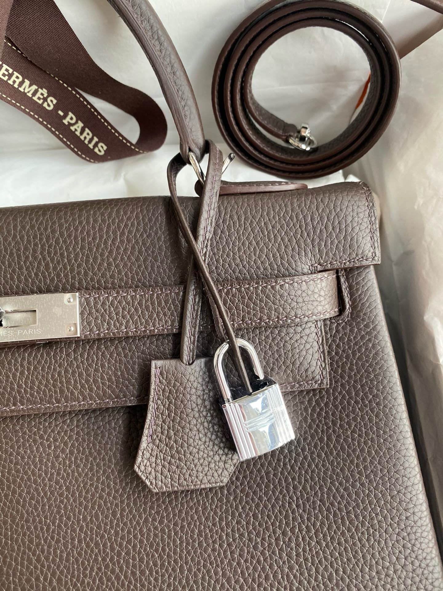 Hermes Kelly Retourne 32 Handmade Bag in Chocolat Clemence Leather