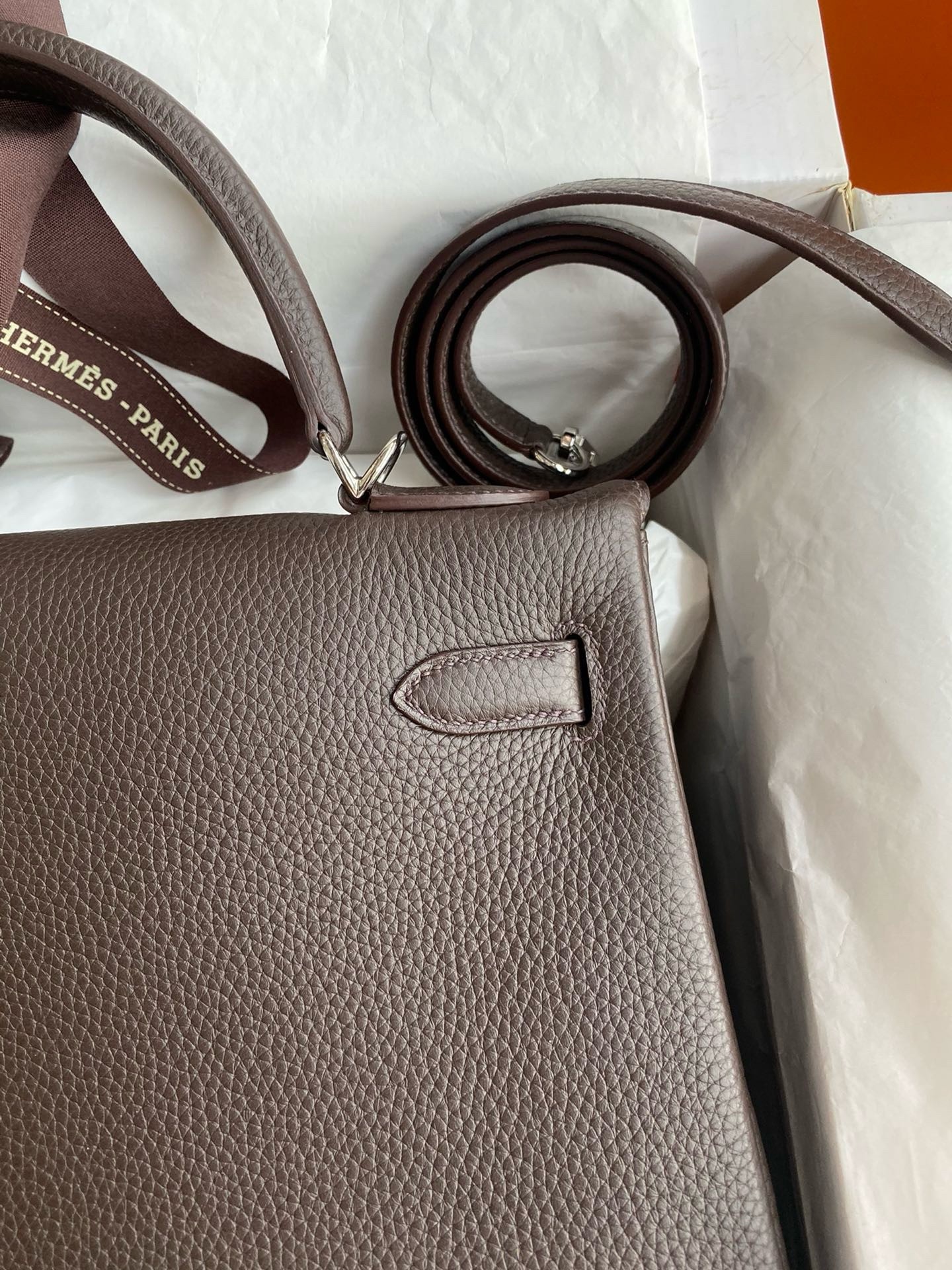 Hermes Kelly Retourne 32 Handmade Bag in Chocolat Clemence Leather