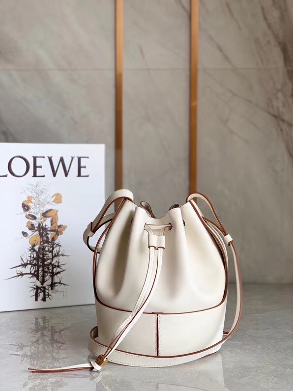 Loewe Small Balloon Bucket Bag In White Calfskin