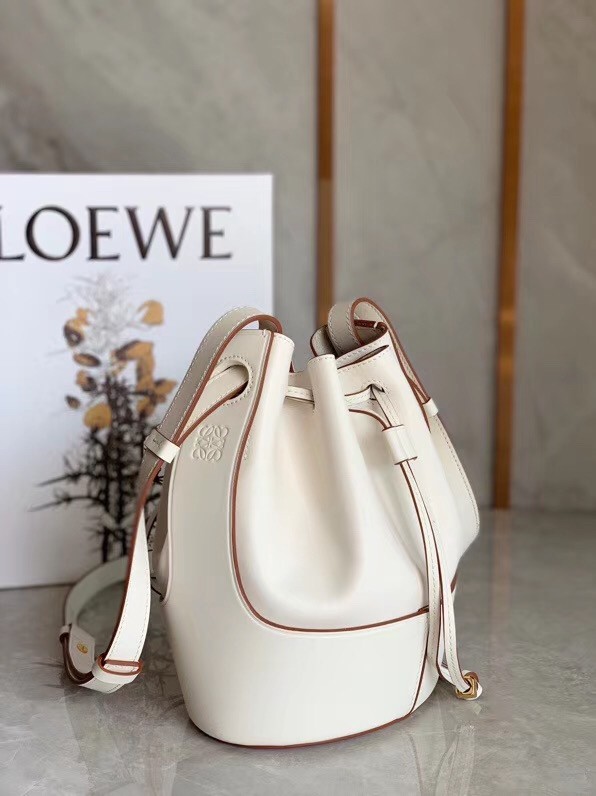 Loewe Small Balloon Bucket Bag In White Calfskin