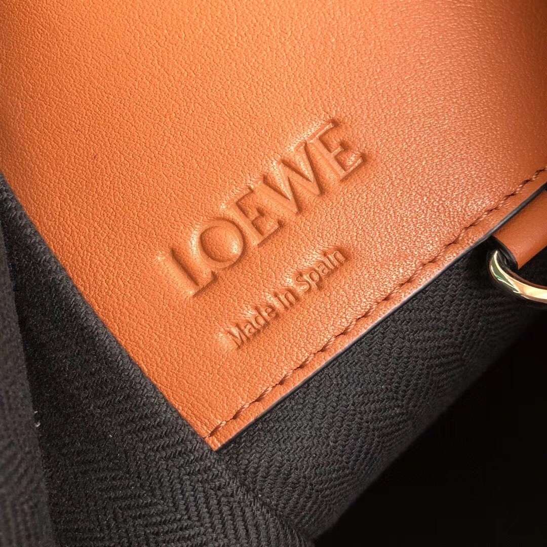 Loewe Medium Hammock Bag In Tan Calfskin