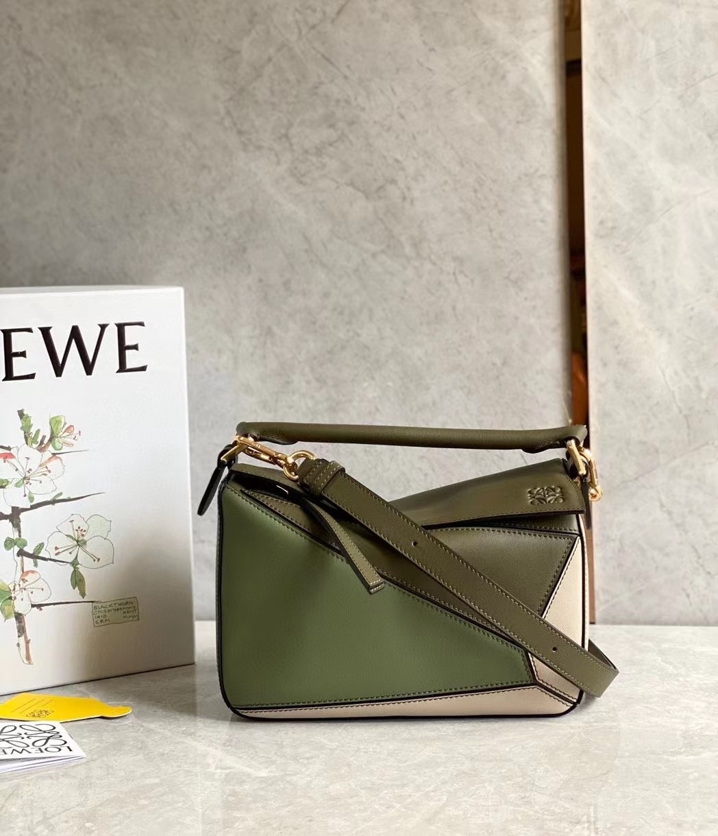 Loewe Puzzle Small Bag In Green/Oat Calfskin