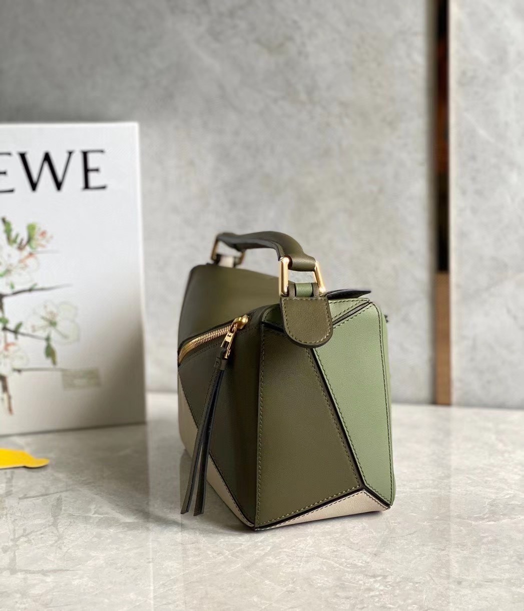 Loewe Puzzle Small Bag In Green/Oat Calfskin