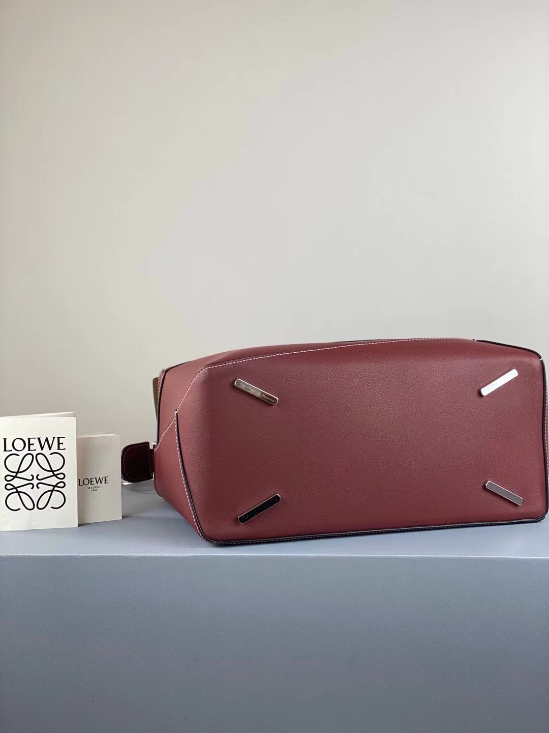 Loewe Large Puzzle Bag In Bordeaux Calfskin