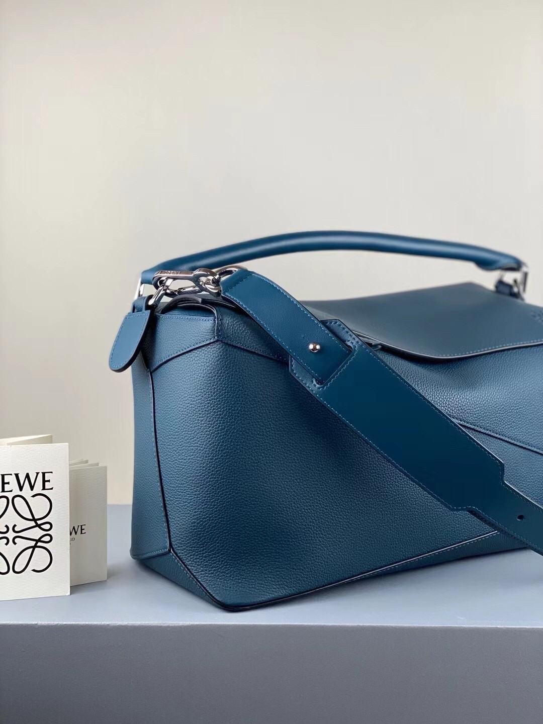 Loewe Large Puzzle Bag In Blue Grained Leather