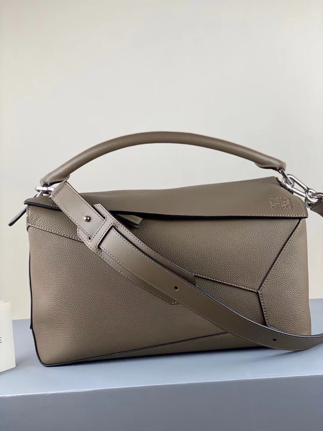 Loewe Large Puzzle Bag In Khaki Grained Leather