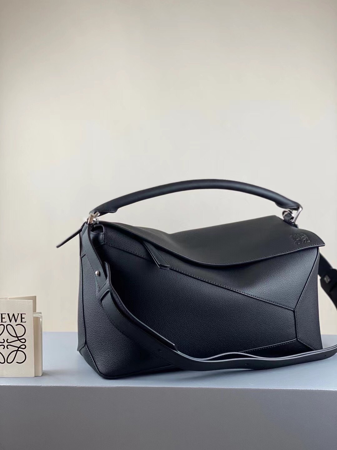 Loewe Large Puzzle Bag In Black Grained Leather