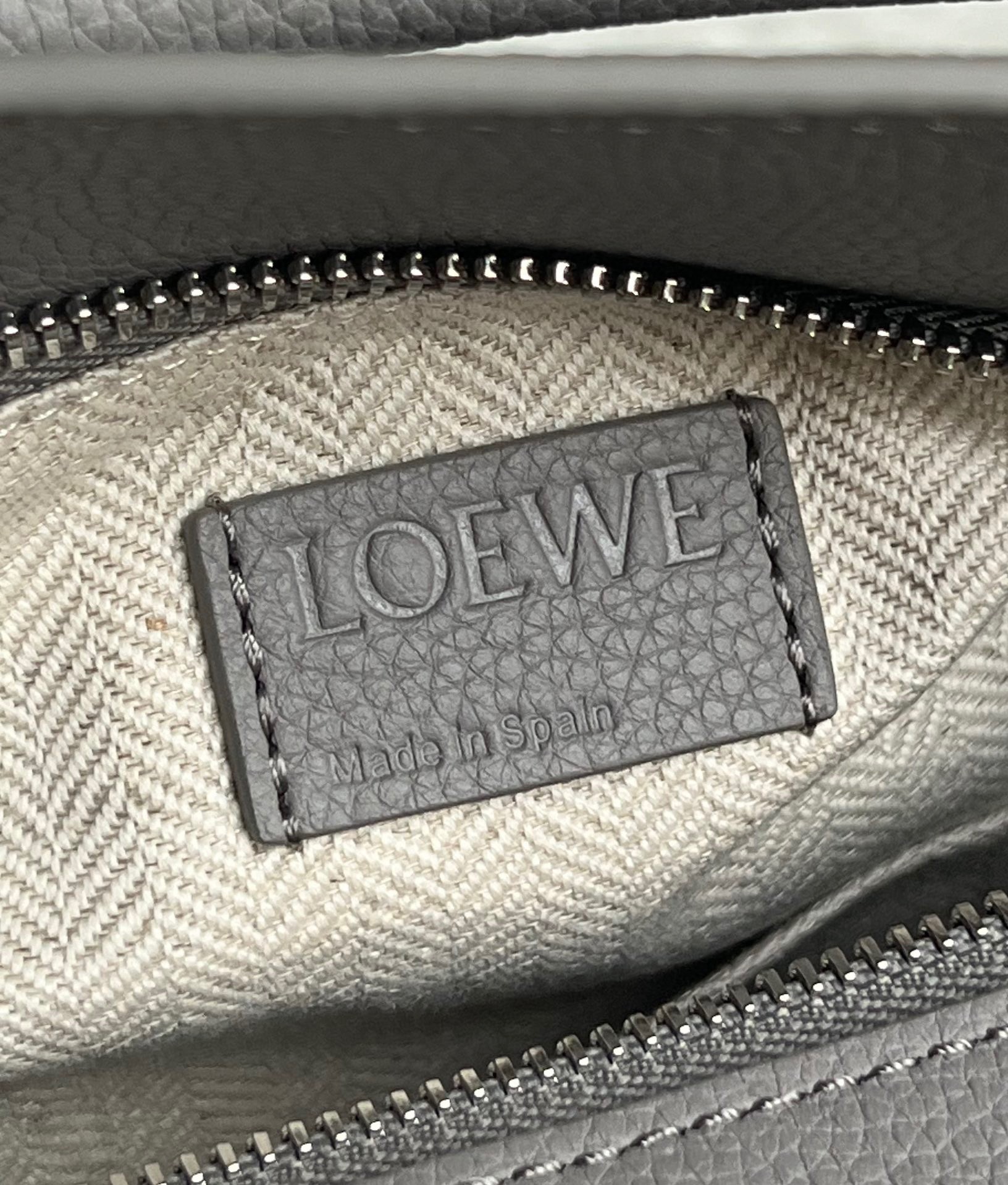 Loewe Puzzle Small Bag In Pearl Grey Grained Leather