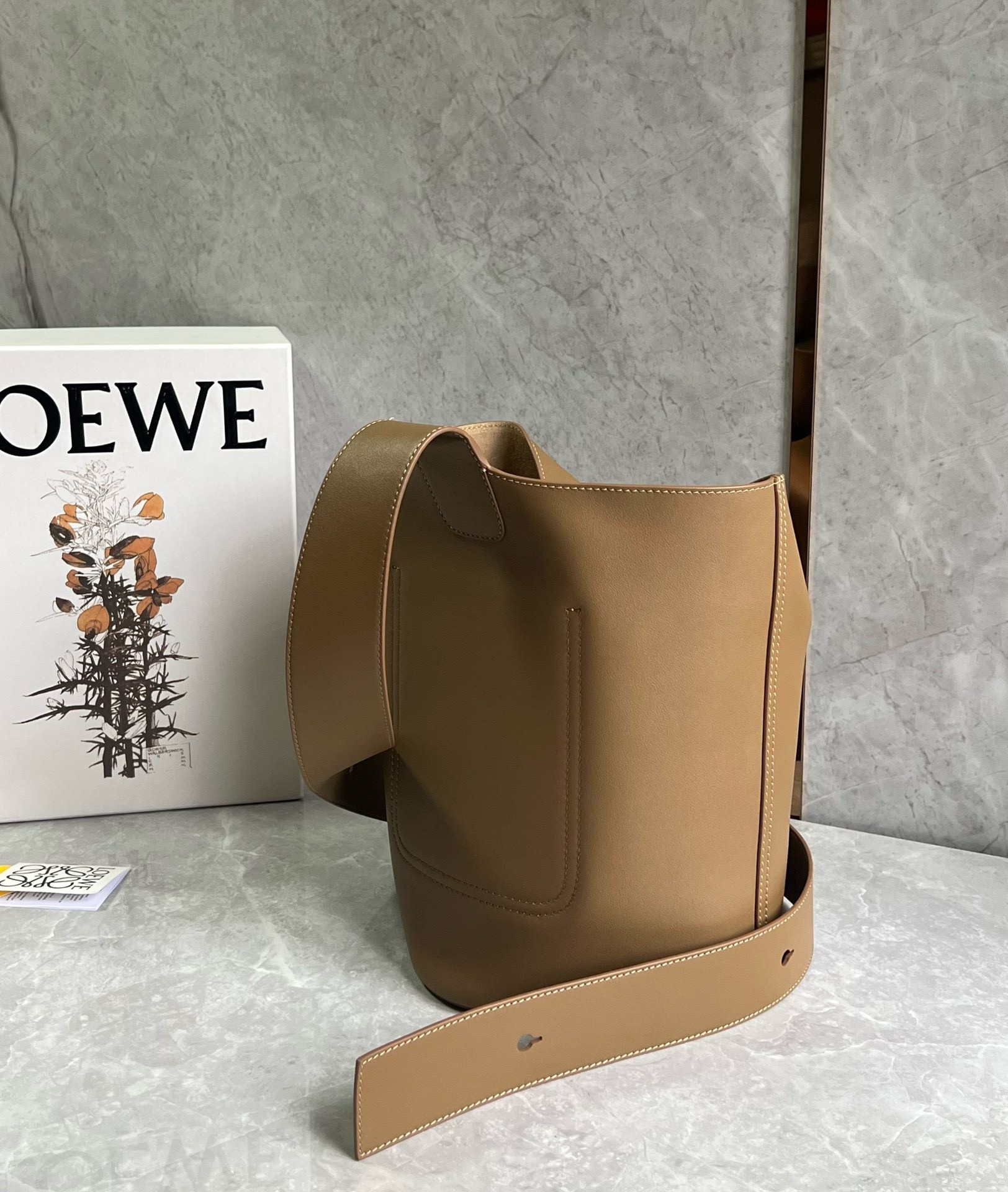 Loewe Medium Pebble Bucket Bag in Oak Calfskin