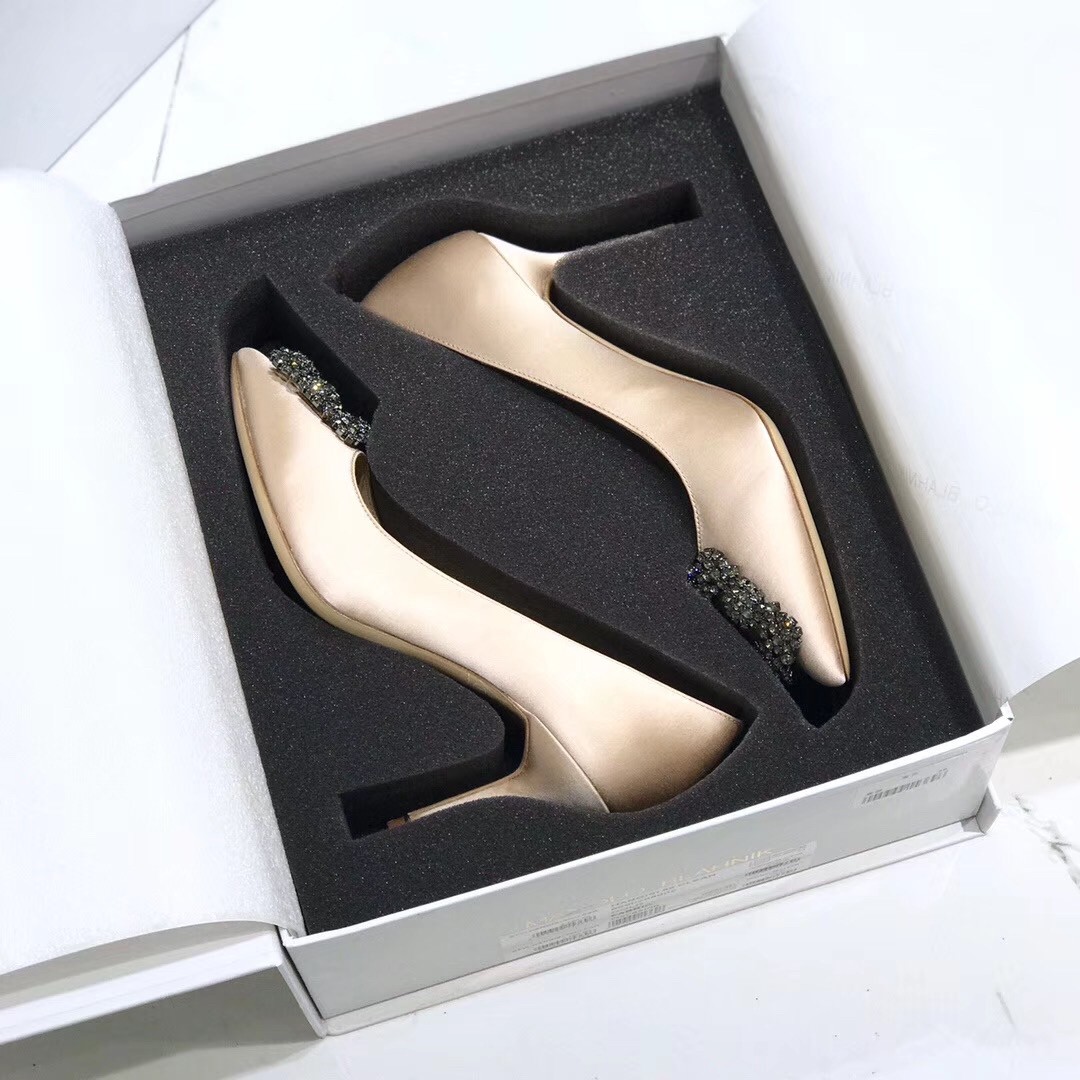 Manolo Blahnik Champagne Satin Hangisi 70mm Pumps